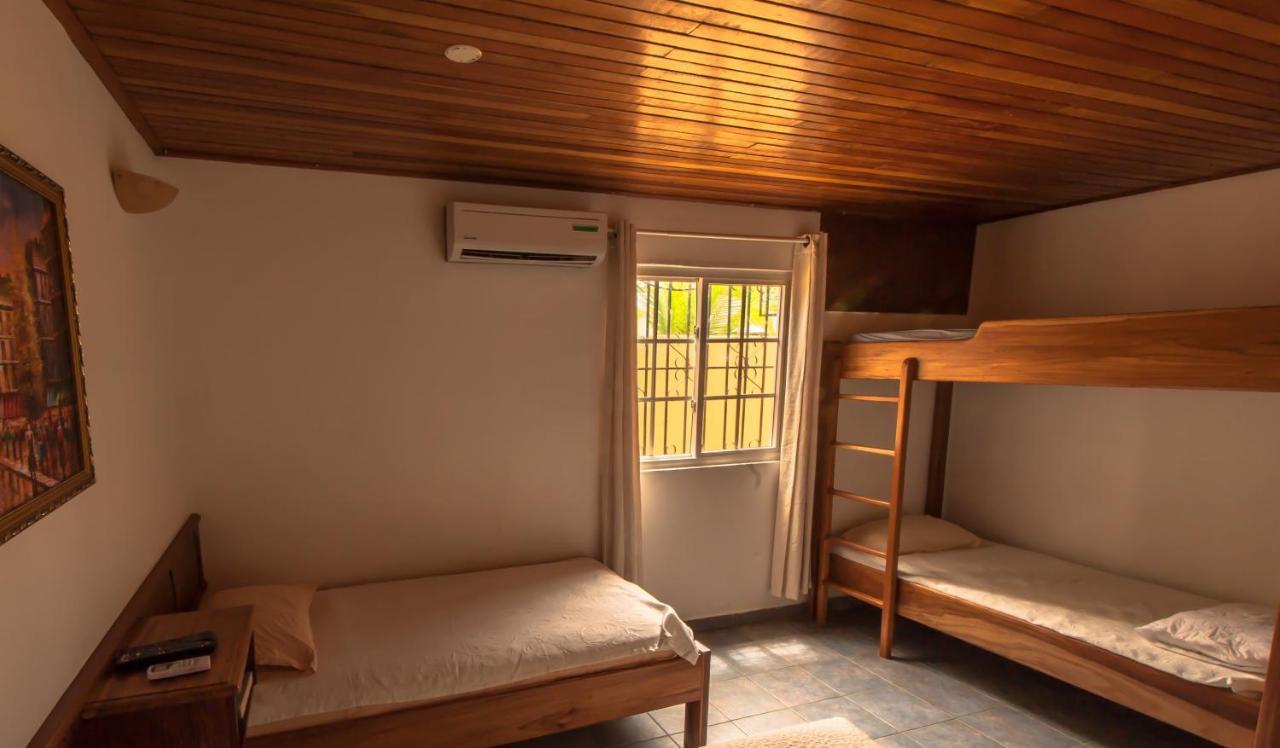 Hotel Posada Los Delfines Bocas Town Kültér fotó